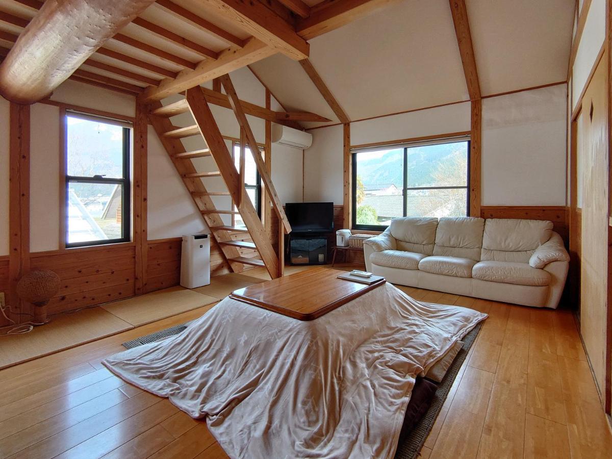 Bed and Breakfast Yufuin Flora House Exterior foto