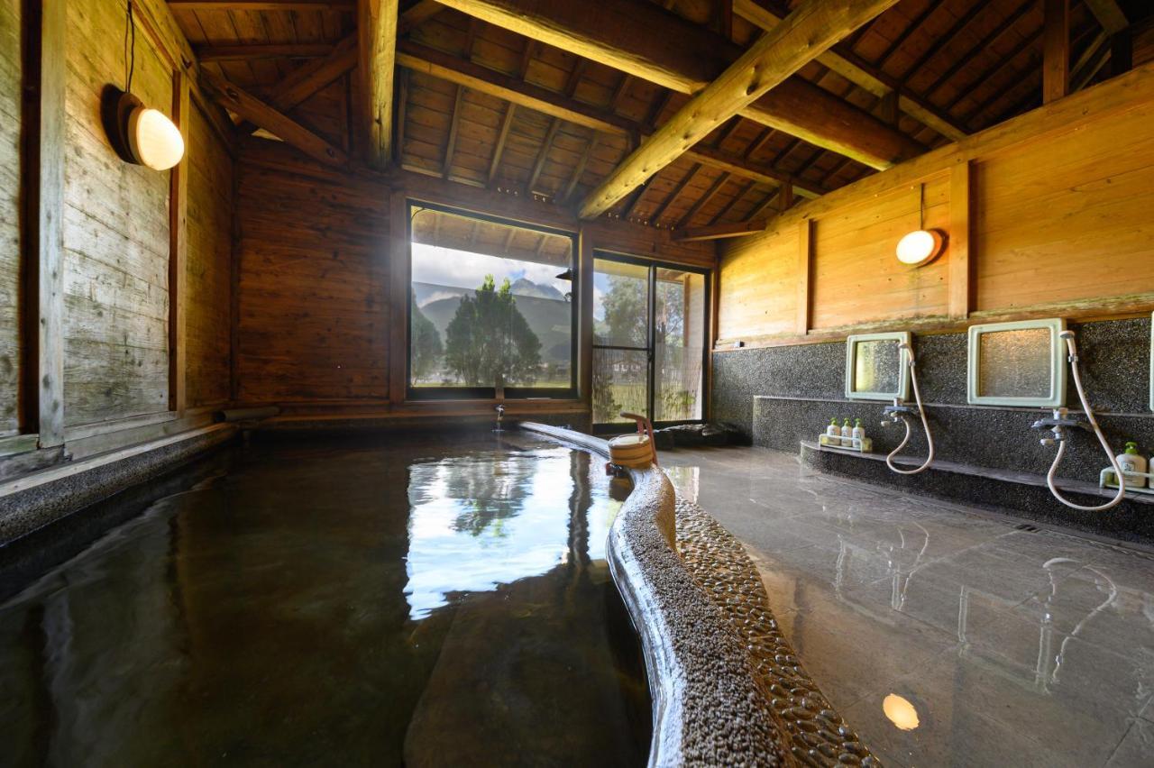Bed and Breakfast Yufuin Flora House Exterior foto