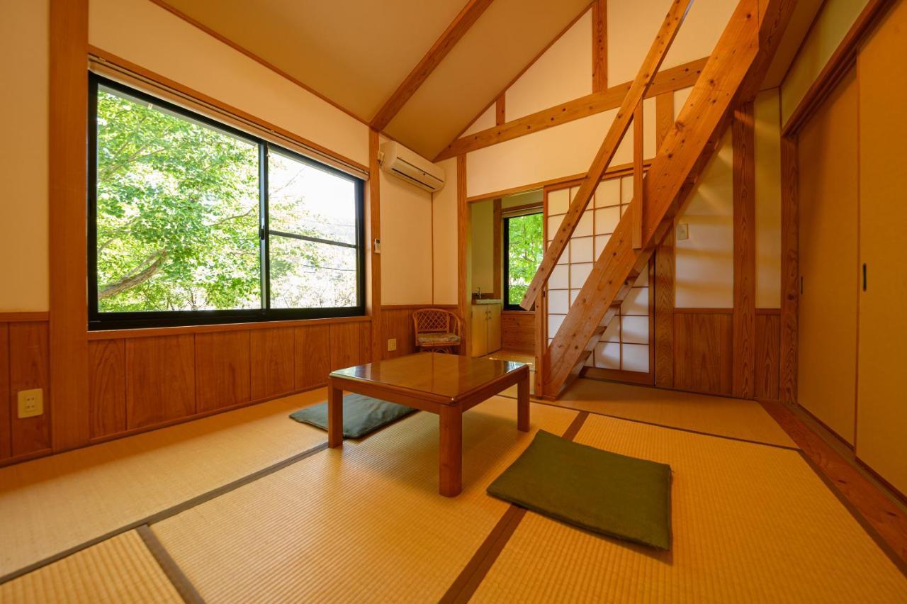 Bed and Breakfast Yufuin Flora House Exterior foto