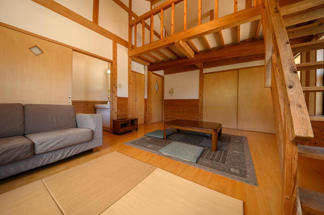 Bed and Breakfast Yufuin Flora House Exterior foto