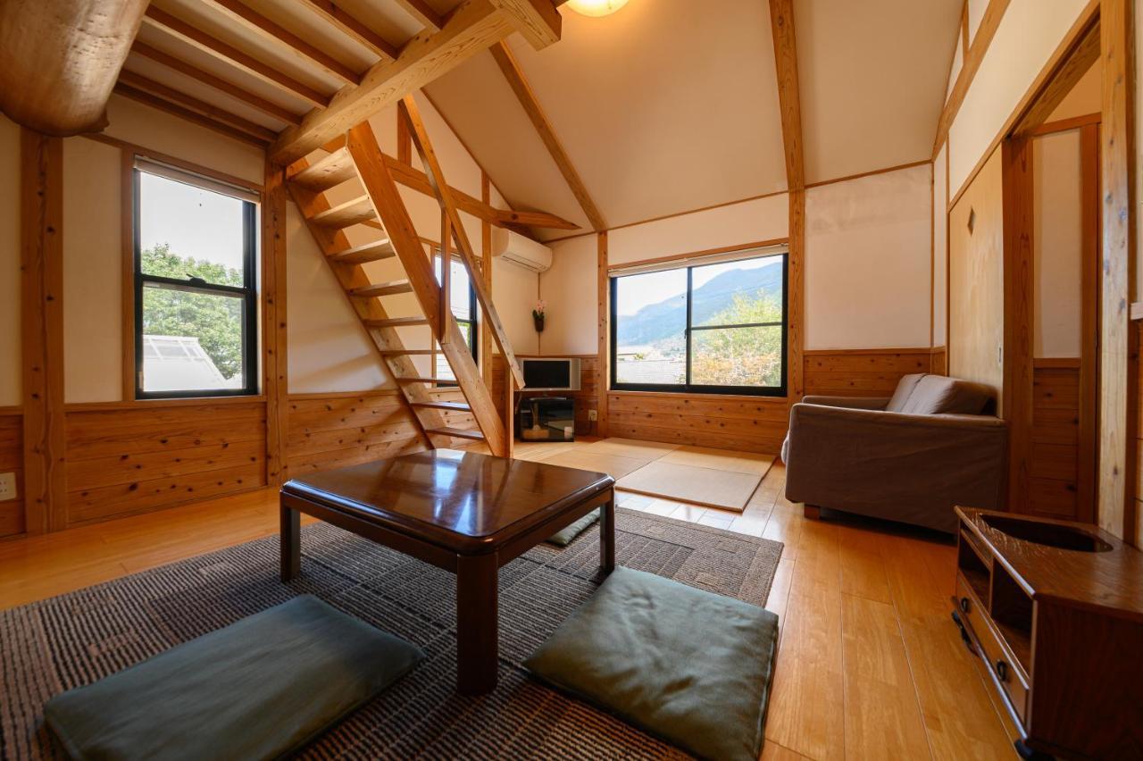 Bed and Breakfast Yufuin Flora House Exterior foto