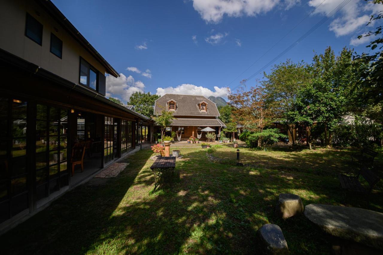 Bed and Breakfast Yufuin Flora House Exterior foto