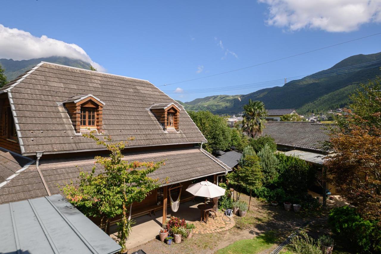 Bed and Breakfast Yufuin Flora House Exterior foto